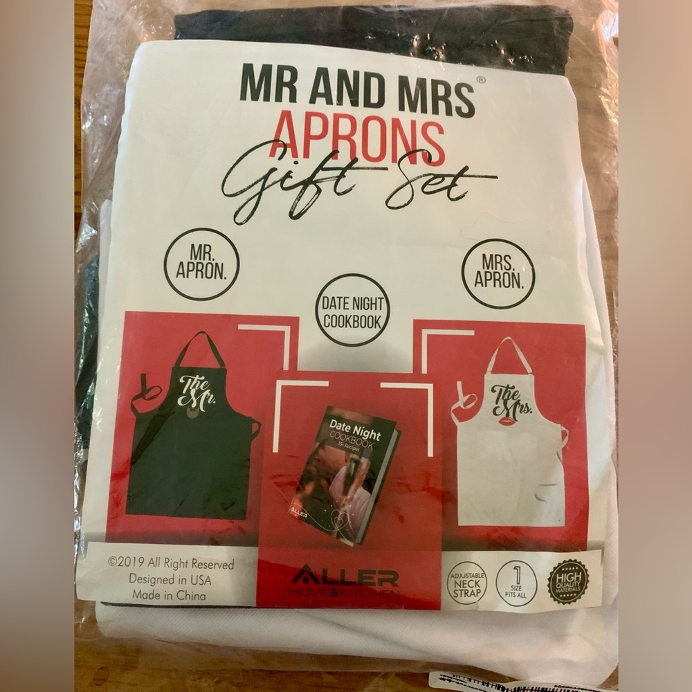Mr and Mrs Aprons Gift Set - Black and White